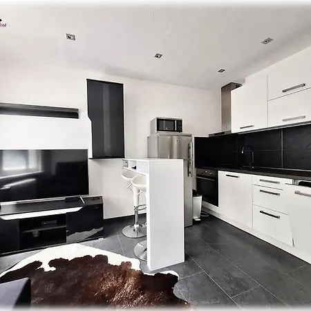 Naty Apartment *